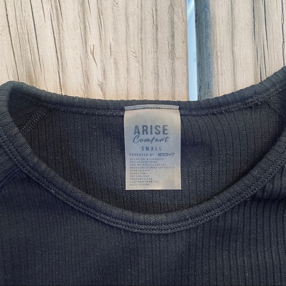 ECHT Arise Long Sleeved Crop Top - Picture 2 of 5